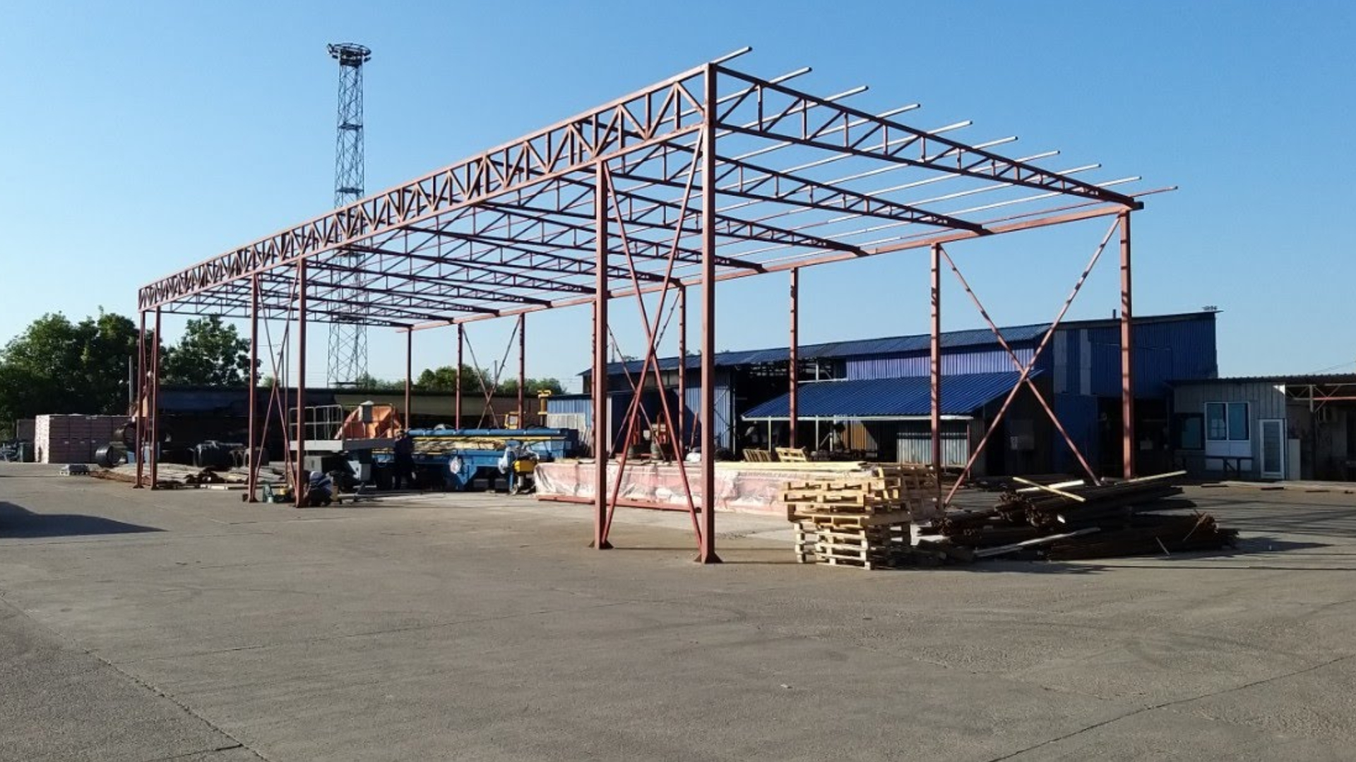 Montaža jeklene konstrukcije