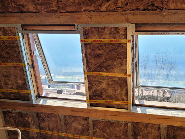 Polaganje nove izolacije iz kamene volne v mansardi - faza 1