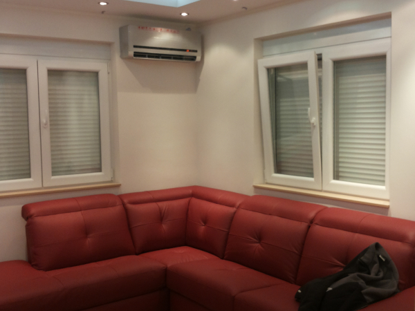 Prenova hiše zaključena dela dnevna soba prepleskano