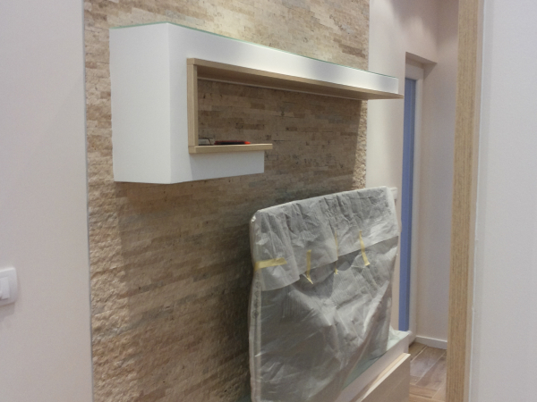 Prenova hiše zaključena dela naravni kamen na steni