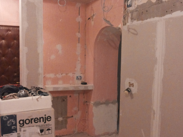 Prenova hiše suhomontažna dela spuščeni strop dnevna soba in predelna stena faza 3