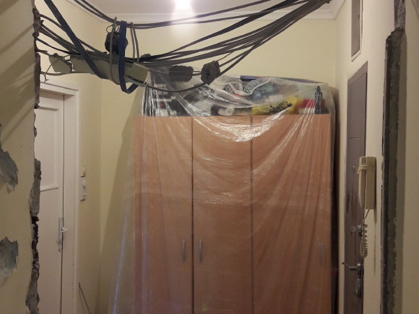 Prenova stanovanja rušenje zida faza 2