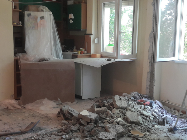Prenova stanovanja rušenje zida faza 4